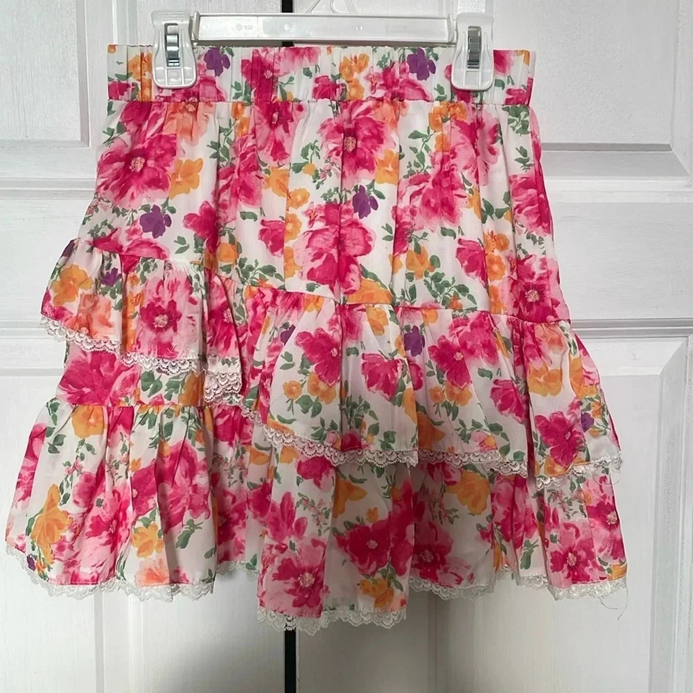 4/$25 SHEIN NWOT FLORAL MINI SKIRT Women’s Size XS Lace Trim Elastic Waistband - Picture 4 of 8